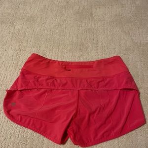 Lululemon speed up low rise size 4 2.5 inseam